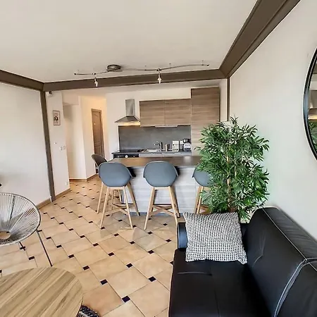 Port Marine - T3 Calme, Avec Terrasse, Piscine, Pres De La Appartement *