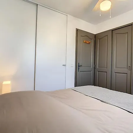 Port Marine - T3 Calme, Avec Terrasse, Piscine, Pres De La Appartement *