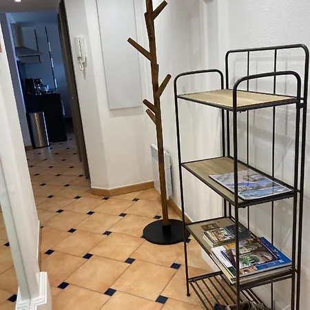 Port Marine - T3 Calme, Avec Terrasse, Piscine, Pres De La Appartement