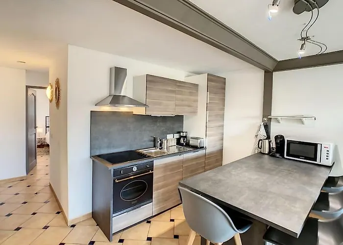 Port Marine - T3 Calme, Avec Terrasse, Piscine, Pres De La سانت ماكسيم