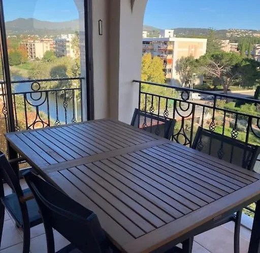 Port Marine - T3 Calme, Avec Terrasse, Piscine, Pres De La